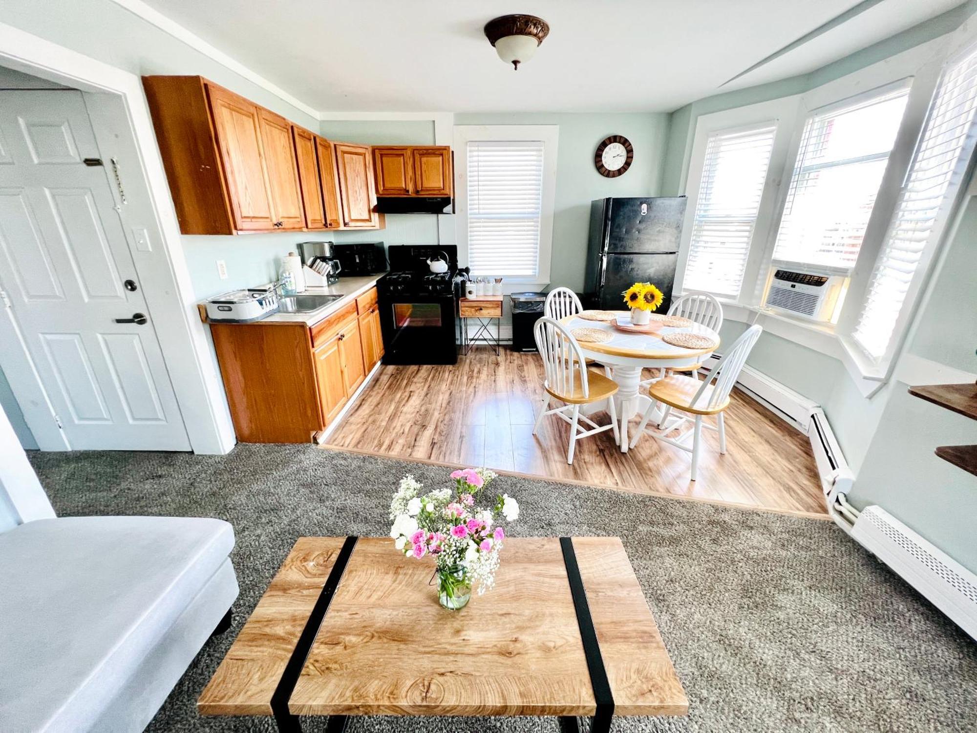 Entire Lovely 3 Bedroom, 2 Bathroom Apartment! 1 Block To The Beach And Boardwalk! ไวลด์วูด ภายนอก รูปภาพ